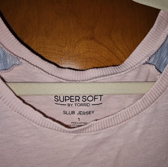 Torrid Top - Picture 3 of 4